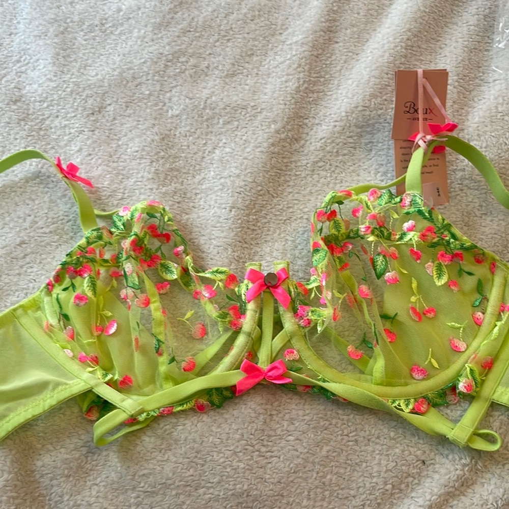 New cute neon bra